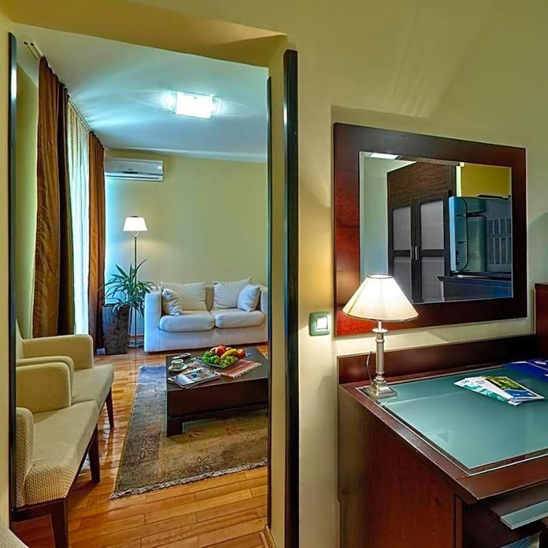 Hotel President garni image