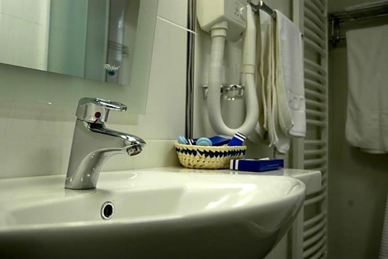 Hotel President garni image