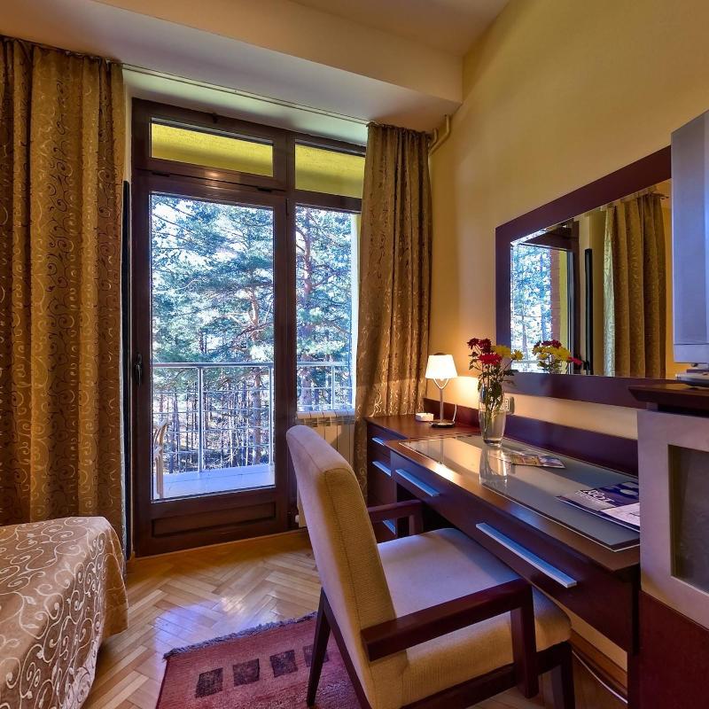 Hotel President garni image