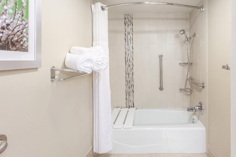 Holiday Inn Hotel Suites Oklahoma City North photo 12