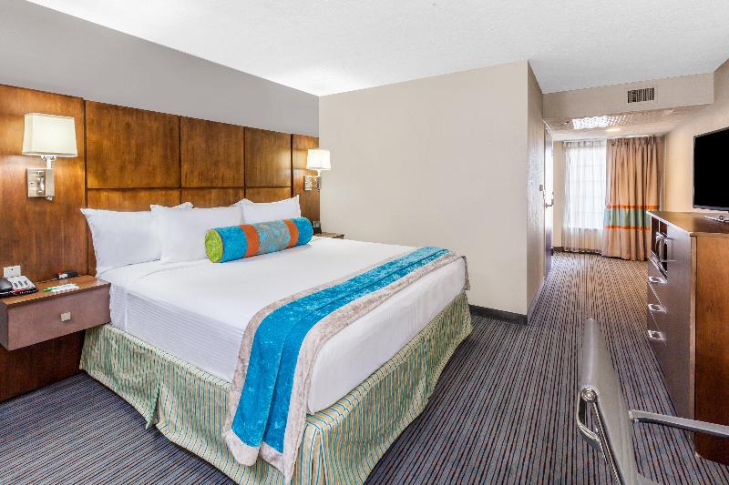 Holiday Inn Hotel Suites Oklahoma City North photo 15
