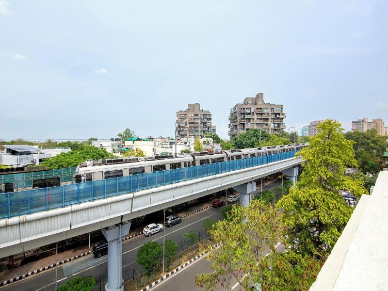 Mapple Express Delhi image