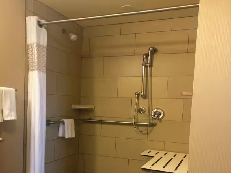 Hampton Inn & Suites Salinas image