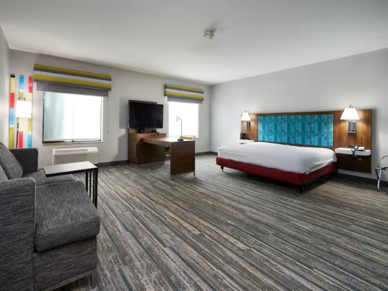 Hampton Inn & Suites Salinas image