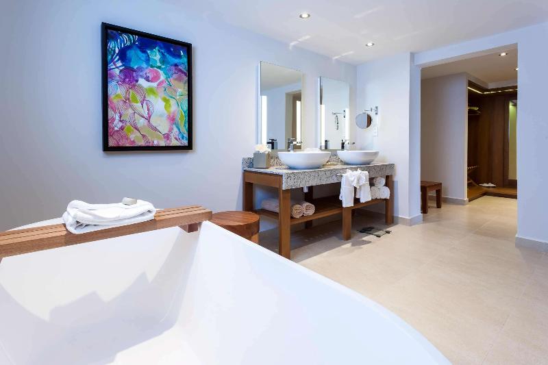 Sonesta Ocean Point Resort All Inclusive, Adults image