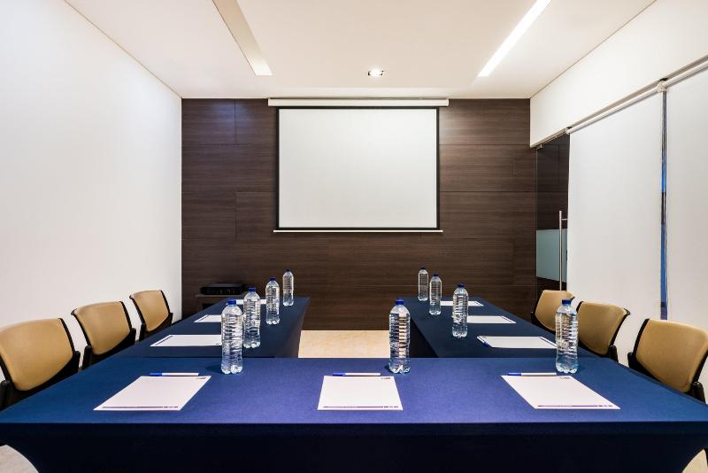 Holiday Inn Express Cartagena Bocagrande image