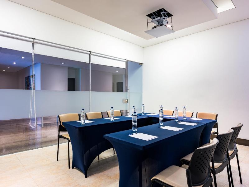 Holiday Inn Express Cartagena Bocagrande image