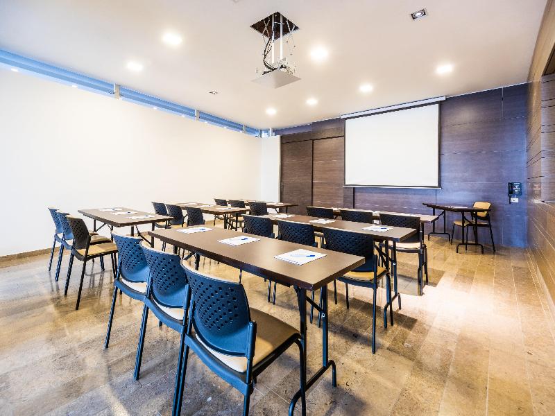 Holiday Inn Express Cartagena Bocagrande image