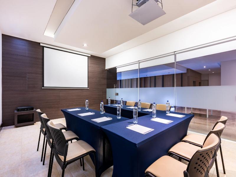 Holiday Inn Express Cartagena Bocagrande image