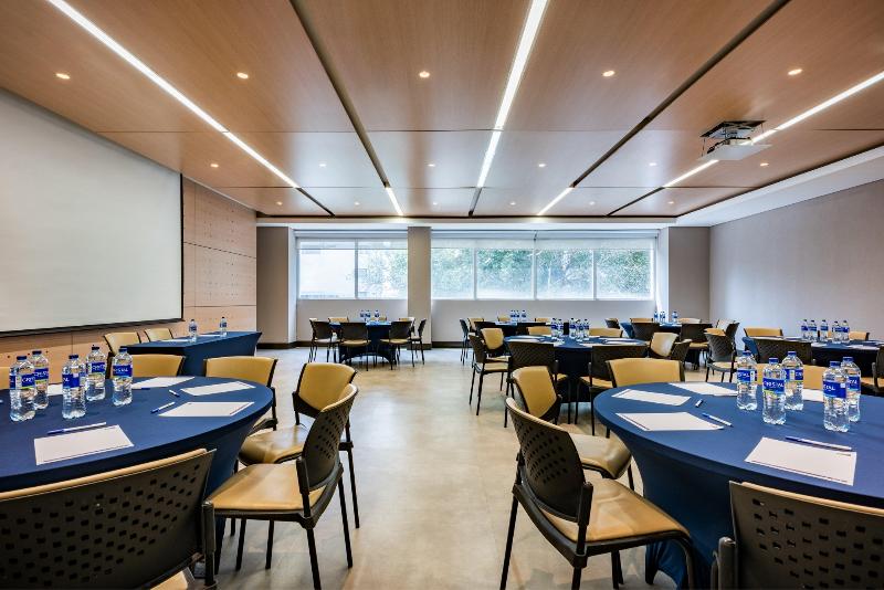 Holiday Inn Express Cartagena Bocagrande image
