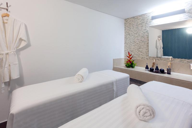 Holiday Inn Express Cartagena Bocagrande image