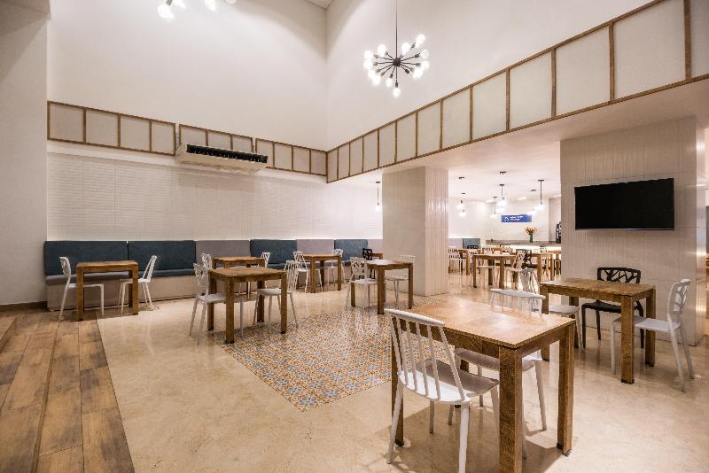 Holiday Inn Express Cartagena Bocagrande image