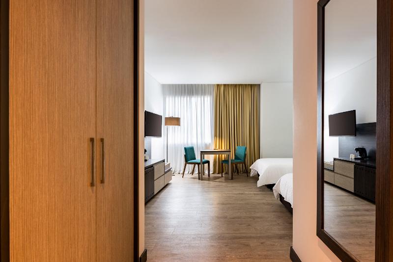 Holiday Inn Express Cartagena Bocagrande image