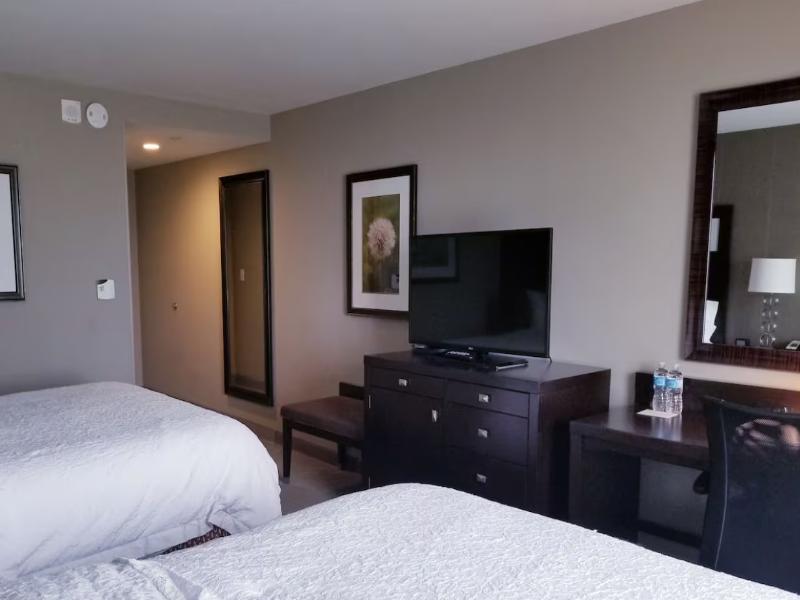 Hampton Inn by Hilton Calgary Airport North image