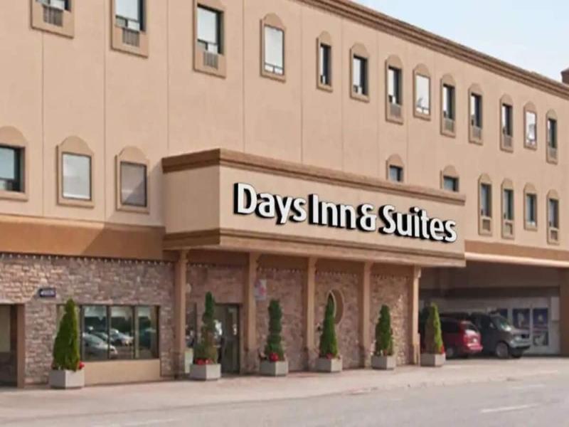 Days Inn & Suites By Wyndham Sault Ste. Marie On image
