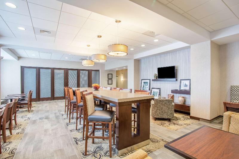 Hampton Inn Voorhees image