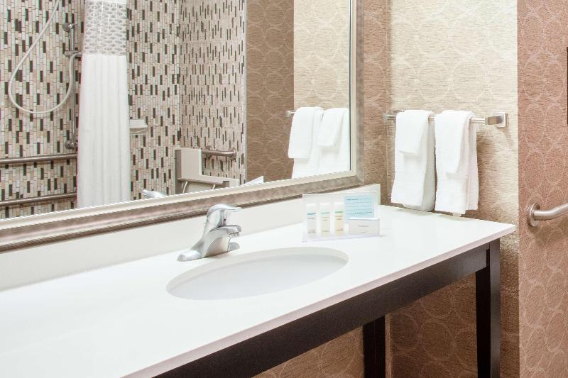 Hampton Inn Voorhees image