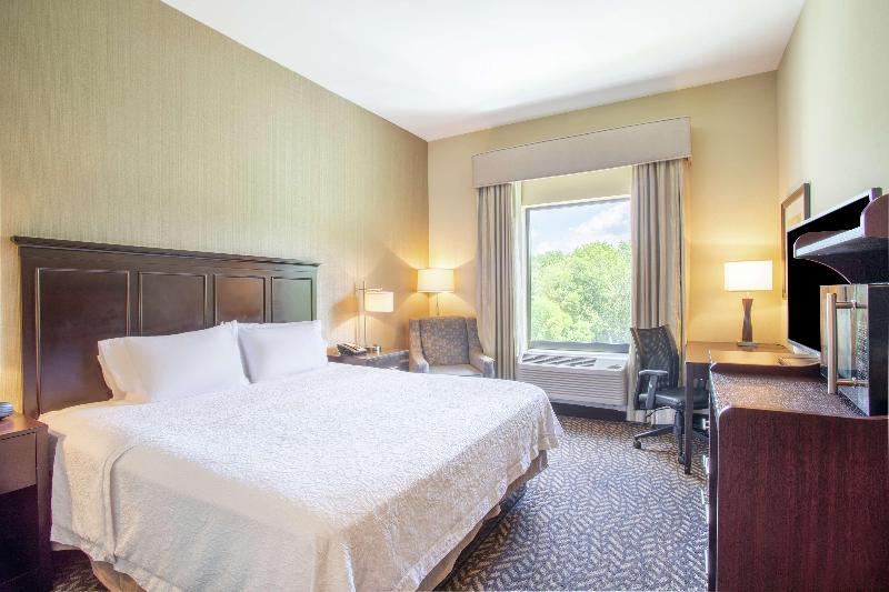 Hampton Inn Voorhees image