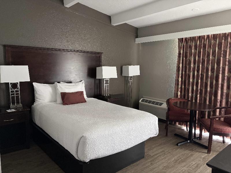 Travelodge By Wyndham Lakeland image