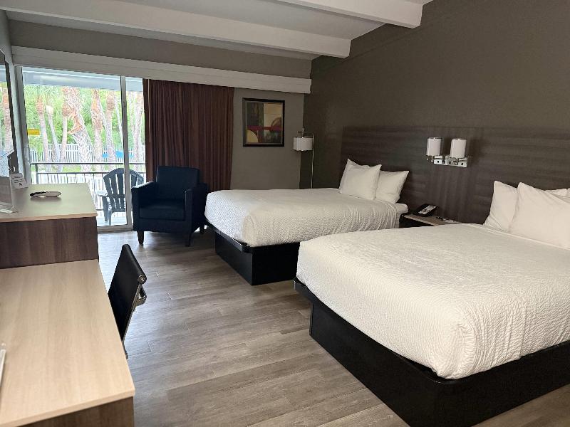 Travelodge By Wyndham Lakeland image