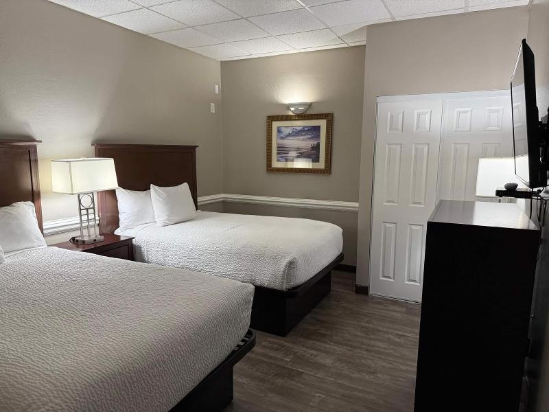 Travelodge By Wyndham Lakeland image