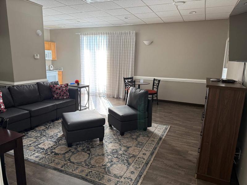 Travelodge By Wyndham Lakeland image