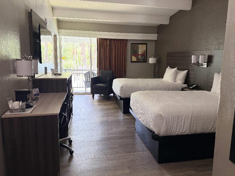 Travelodge By Wyndham Lakeland image
