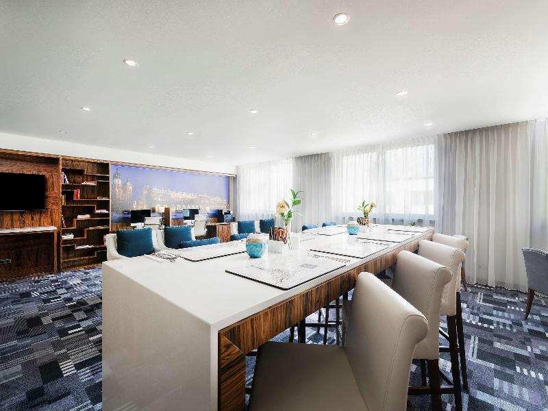 DoubleTree by Hilton Krakow Hotel & Convention Cen image