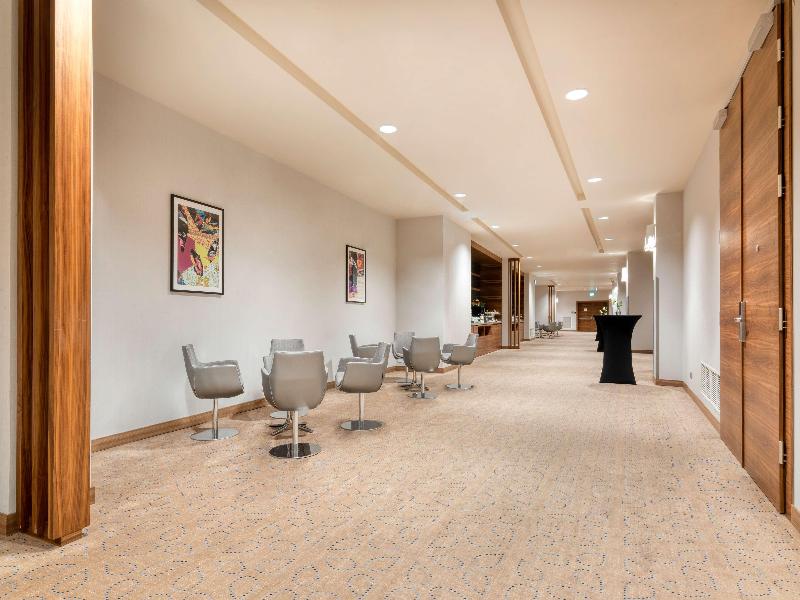 DoubleTree by Hilton Krakow Hotel & Convention Cen image