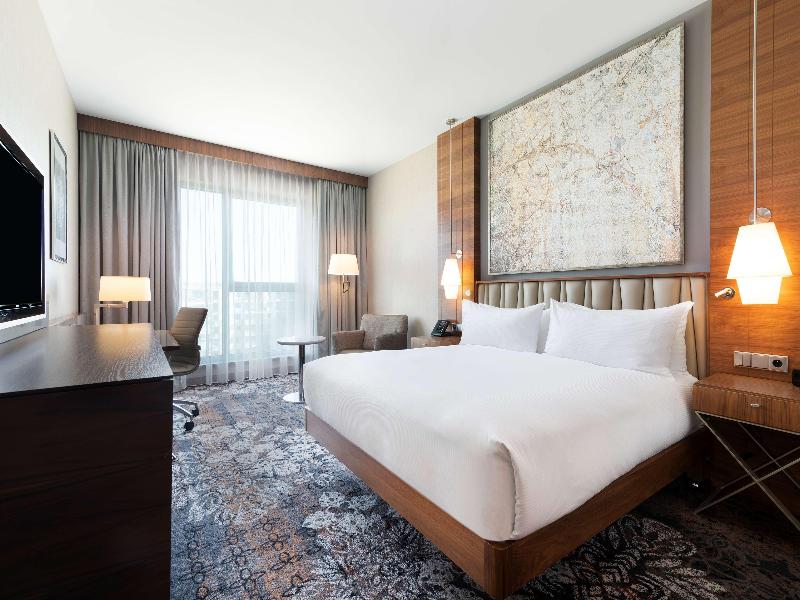 DoubleTree by Hilton Krakow Hotel & Convention Cen image