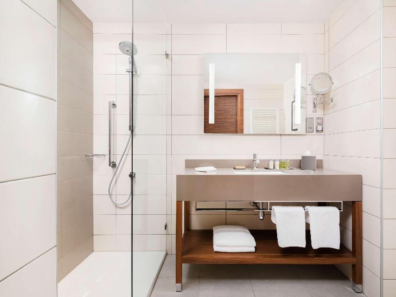 DoubleTree by Hilton Krakow Hotel & Convention Cen image
