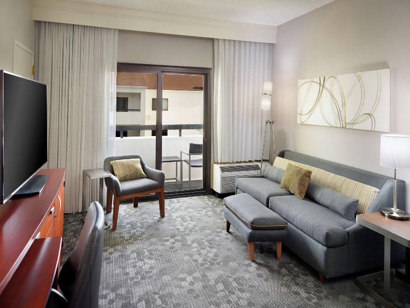 Courtyard Atlanta Airport South/Sullivan Road image
