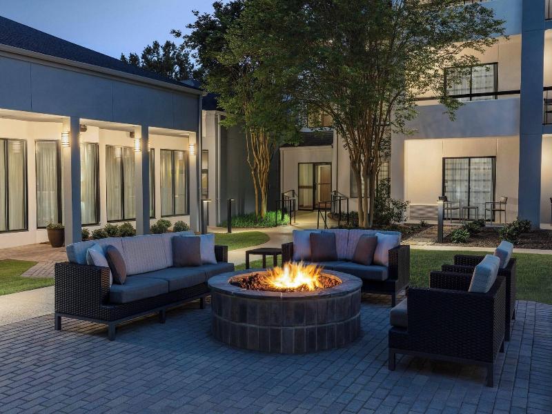 Courtyard Atlanta Perimeter Center image