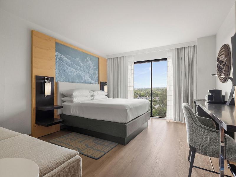 Boca Raton Marriott At Boca Center image