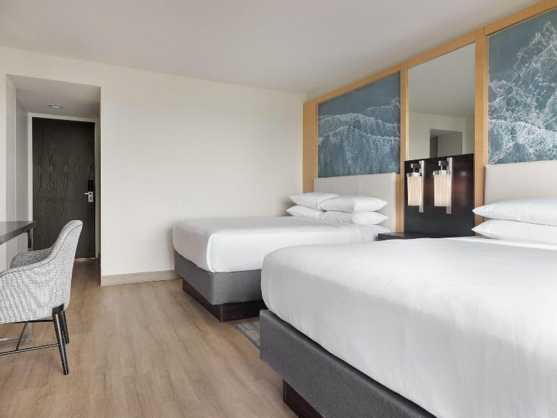 Boca Raton Marriott At Boca Center image