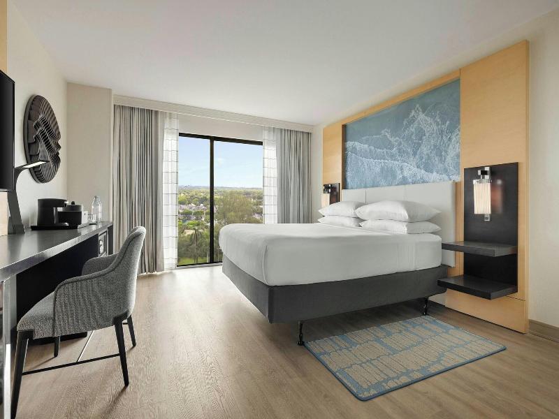 Boca Raton Marriott At Boca Center image