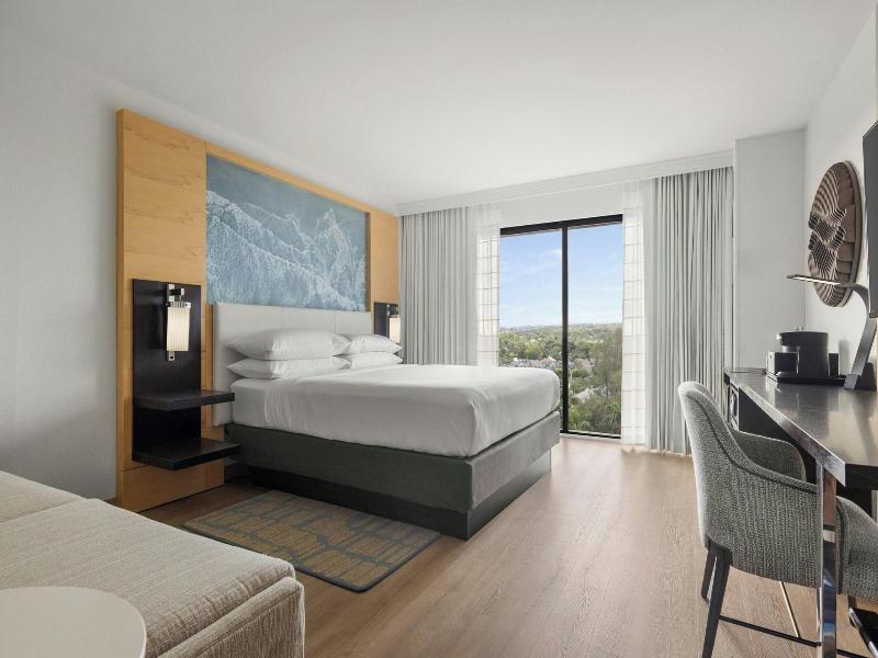 Boca Raton Marriott At Boca Center image