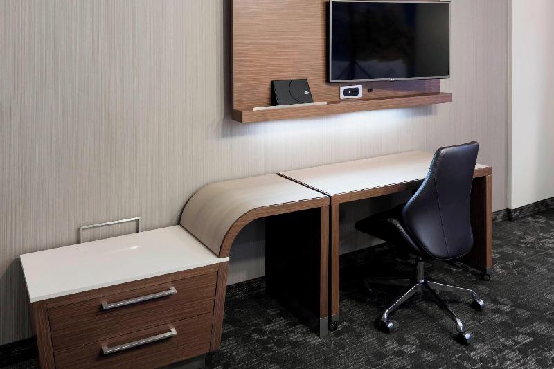 Courtyard By Marriott Houston North/Shenandoah image