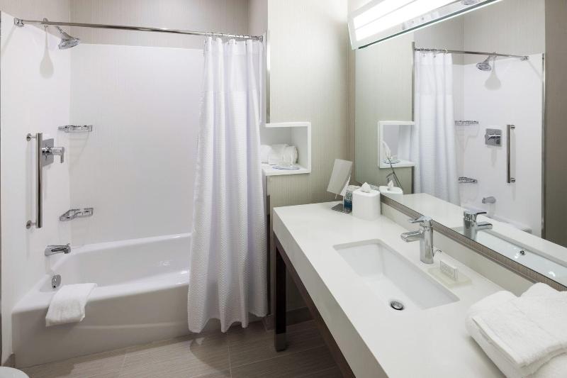 Courtyard By Marriott Houston North/Shenandoah image
