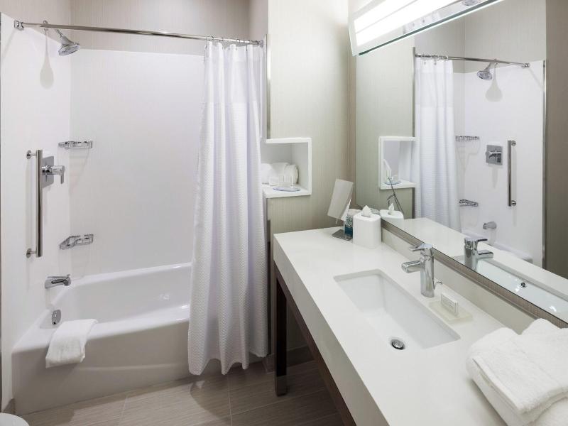 Courtyard By Marriott Houston North/Shenandoah image