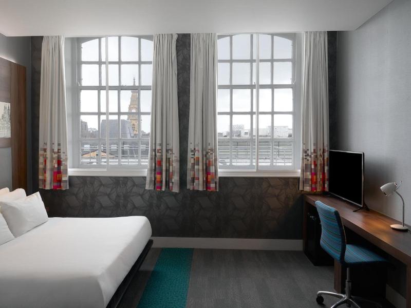 Aloft Liverpool image