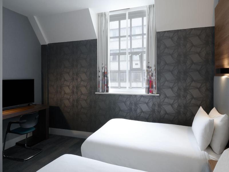 Aloft Liverpool image
