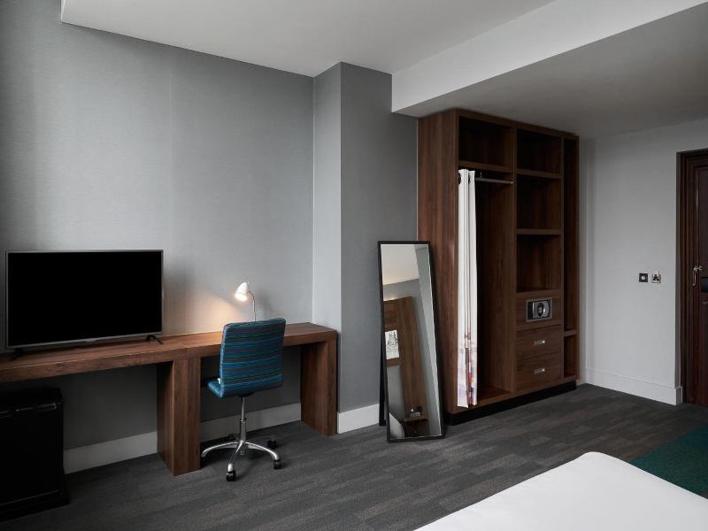 Aloft Liverpool image