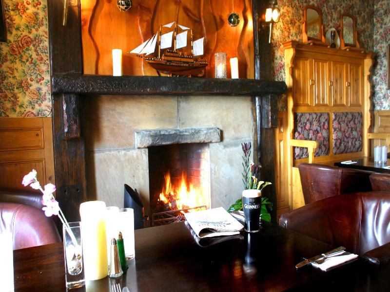 Maddens Bridge Bar and Restaurant image