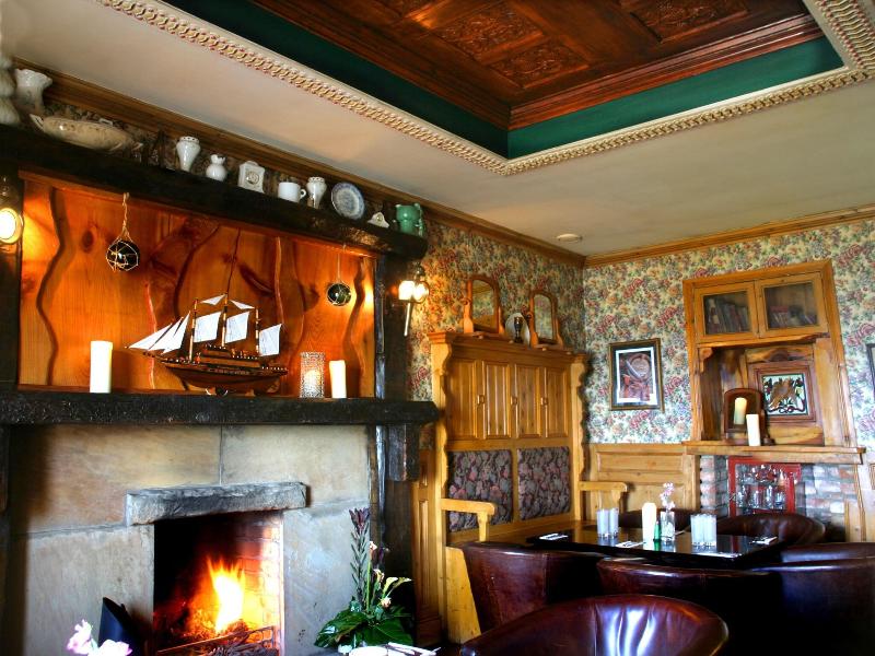 Maddens Bridge Bar and Restaurant image