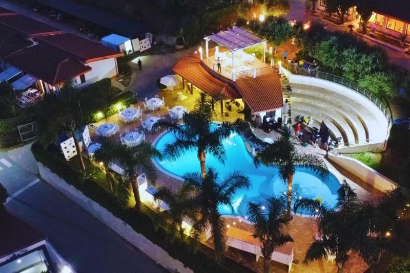 Residence Hotel La Taverna image