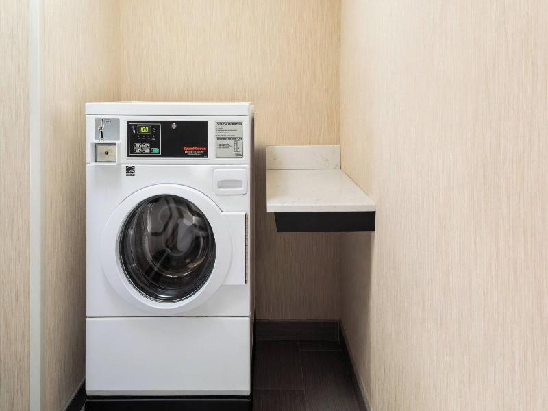 Fairfield Inn Suites New York Staten Island image
