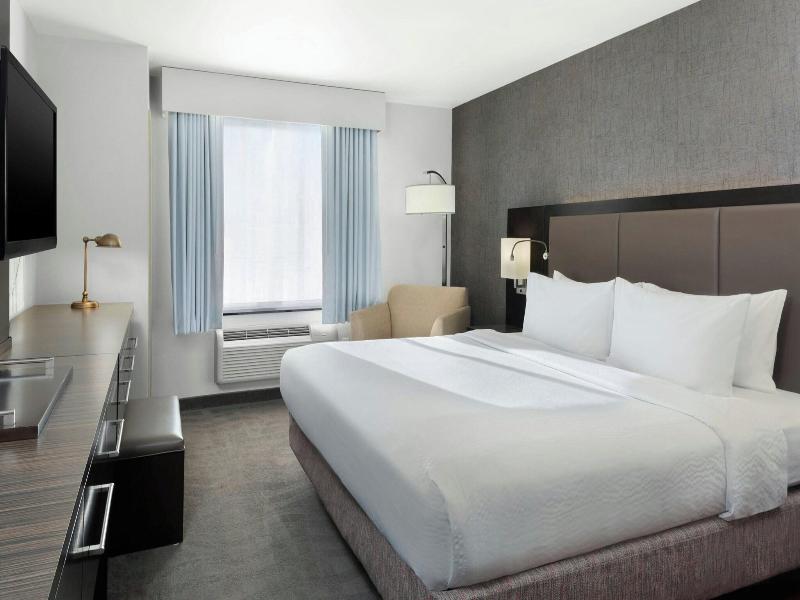 Fairfield Inn Suites New York Staten Island image