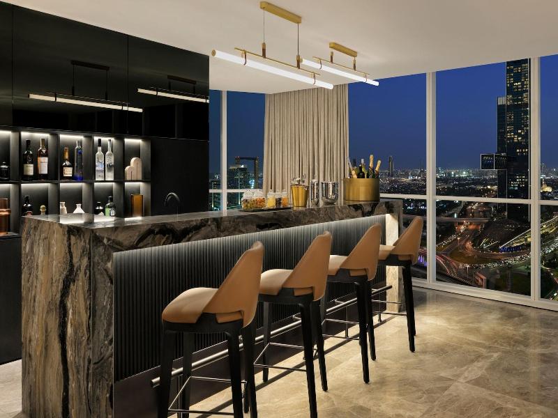 Sheraton Grand Hotel Dubai image