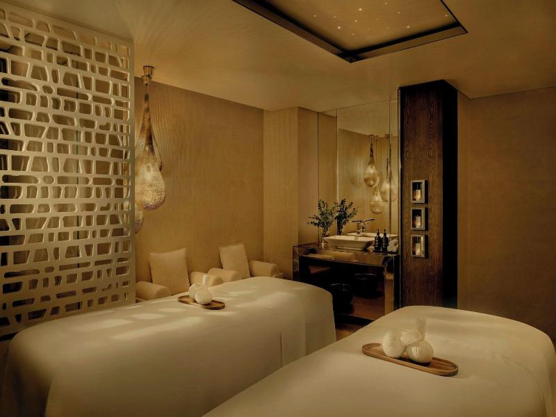 Sheraton Grand Hotel Dubai image